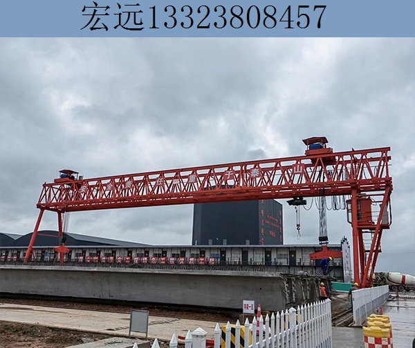 实际操作前查验龙门吊吊具