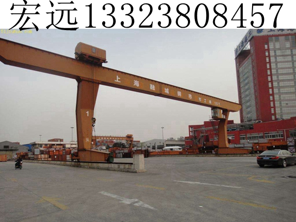 新疆塔城龙门吊出租厂家的龙门吊作为重型吊装设备