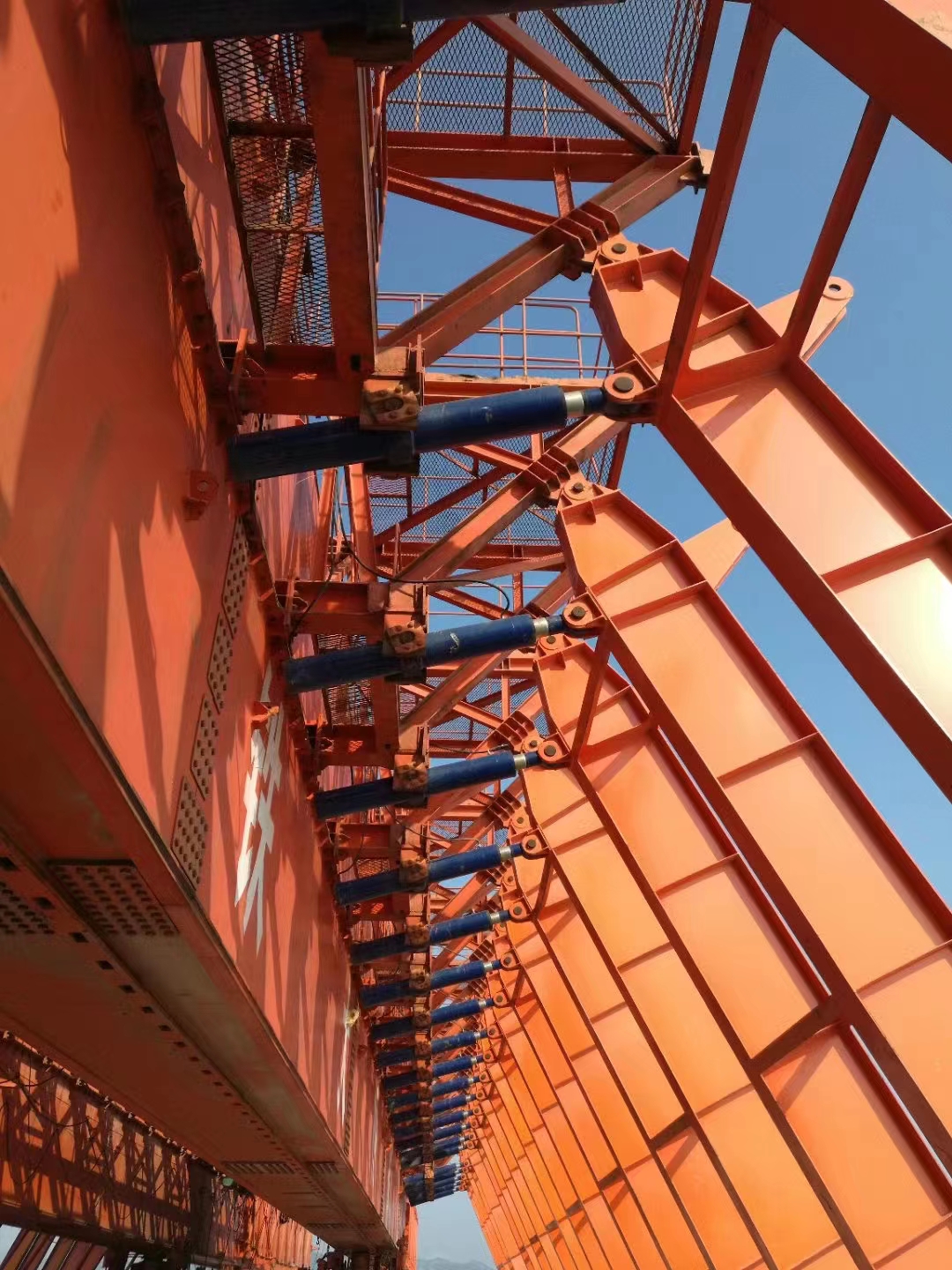 河北保定移动模架厂家 双主梁移动模架紧急拆除实操须知